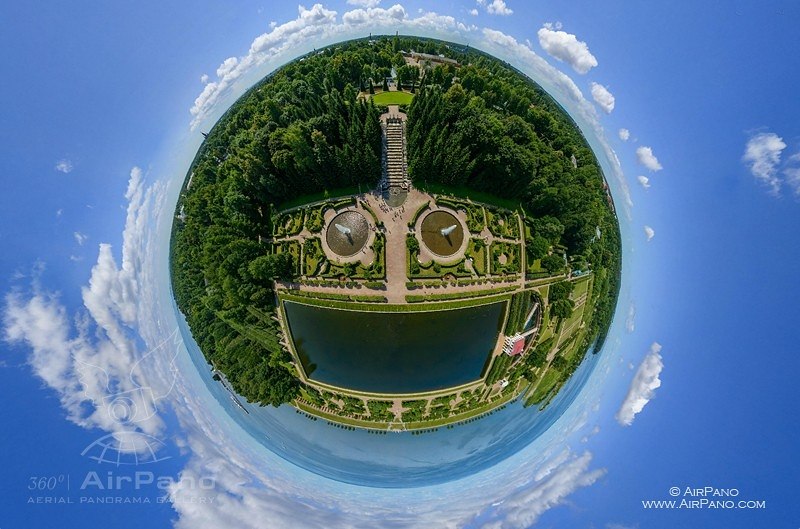 Super views of Peterhof palace